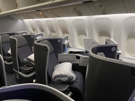 First Impressions: American Airlines 777.